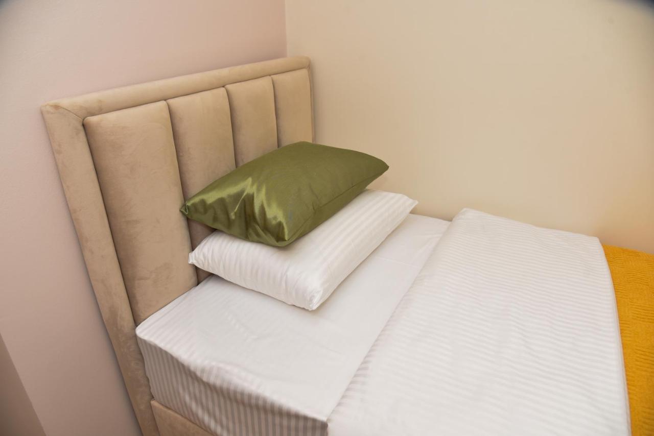 Šabac Merak Rooms & Caffe Bar מראה חיצוני תמונה