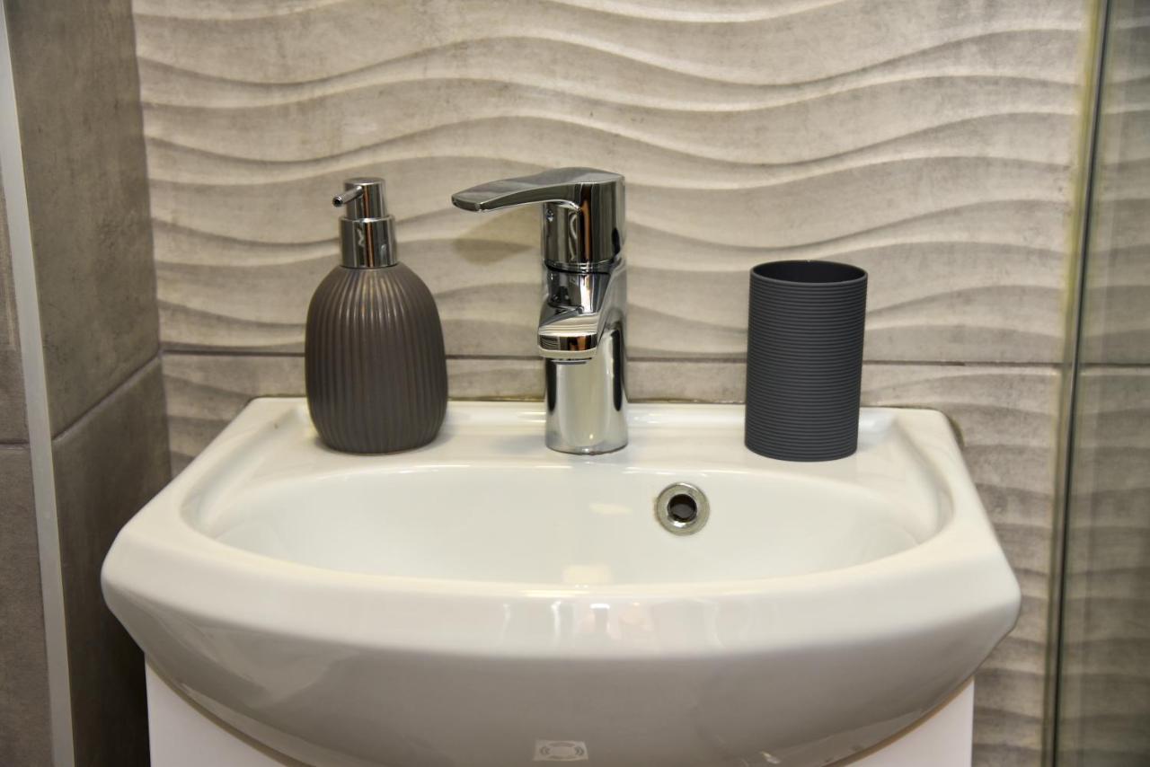 Šabac Merak Rooms & Caffe Bar מראה חיצוני תמונה