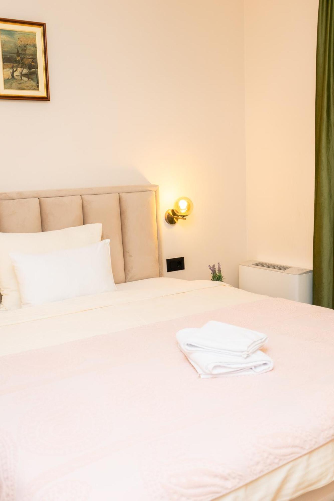 Šabac Merak Rooms & Caffe Bar מראה חיצוני תמונה