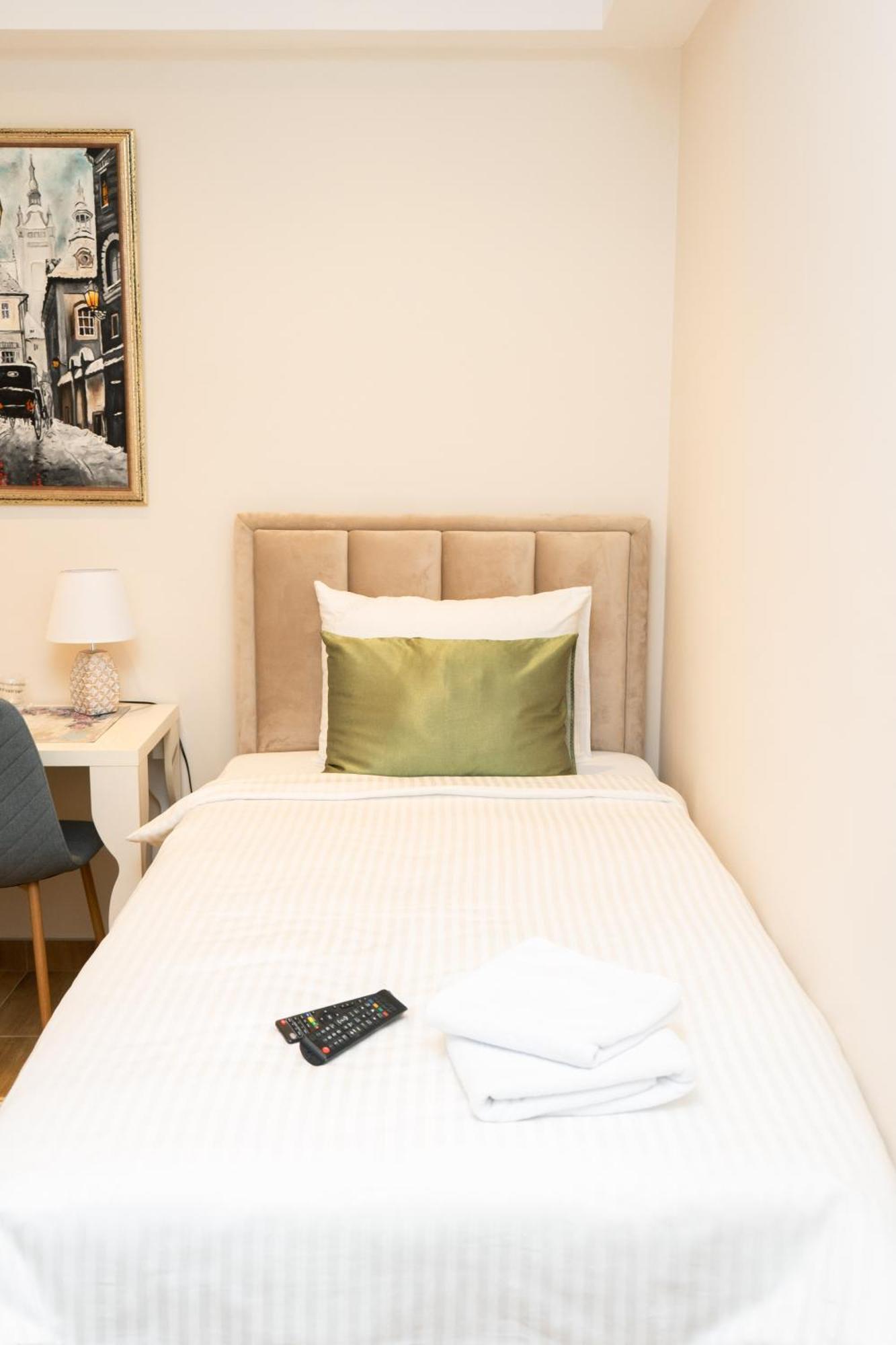 Šabac Merak Rooms & Caffe Bar מראה חיצוני תמונה