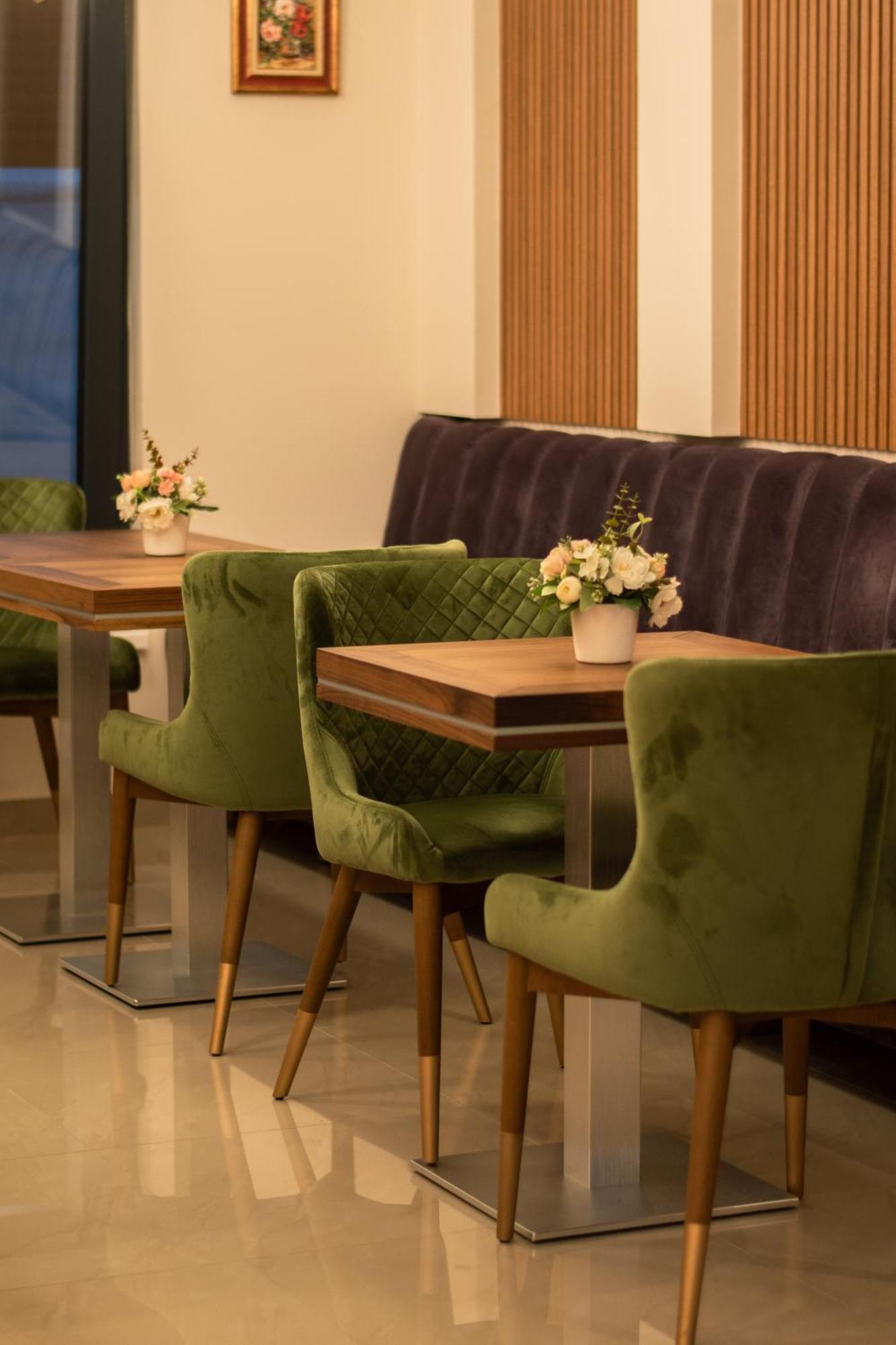 Šabac Merak Rooms & Caffe Bar מראה חיצוני תמונה