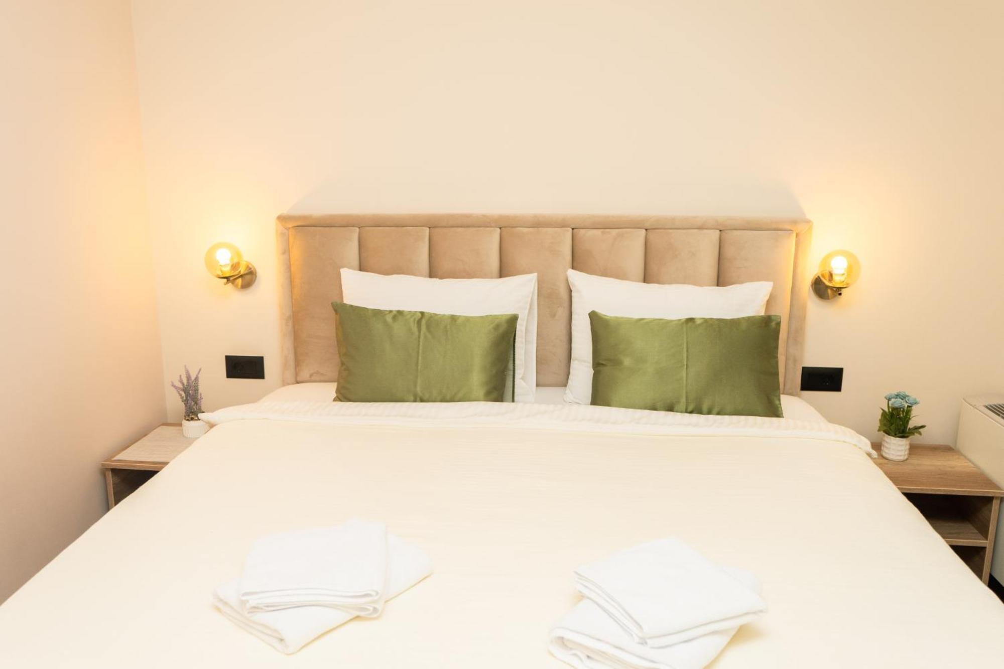 Šabac Merak Rooms & Caffe Bar מראה חיצוני תמונה